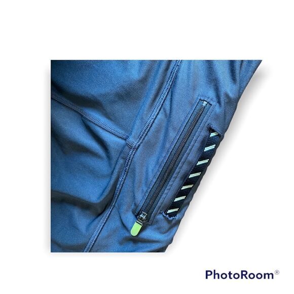 Nice Under Armor Heat Gear Fly By Compression Capri Pant size medium - Picture 3 of 3